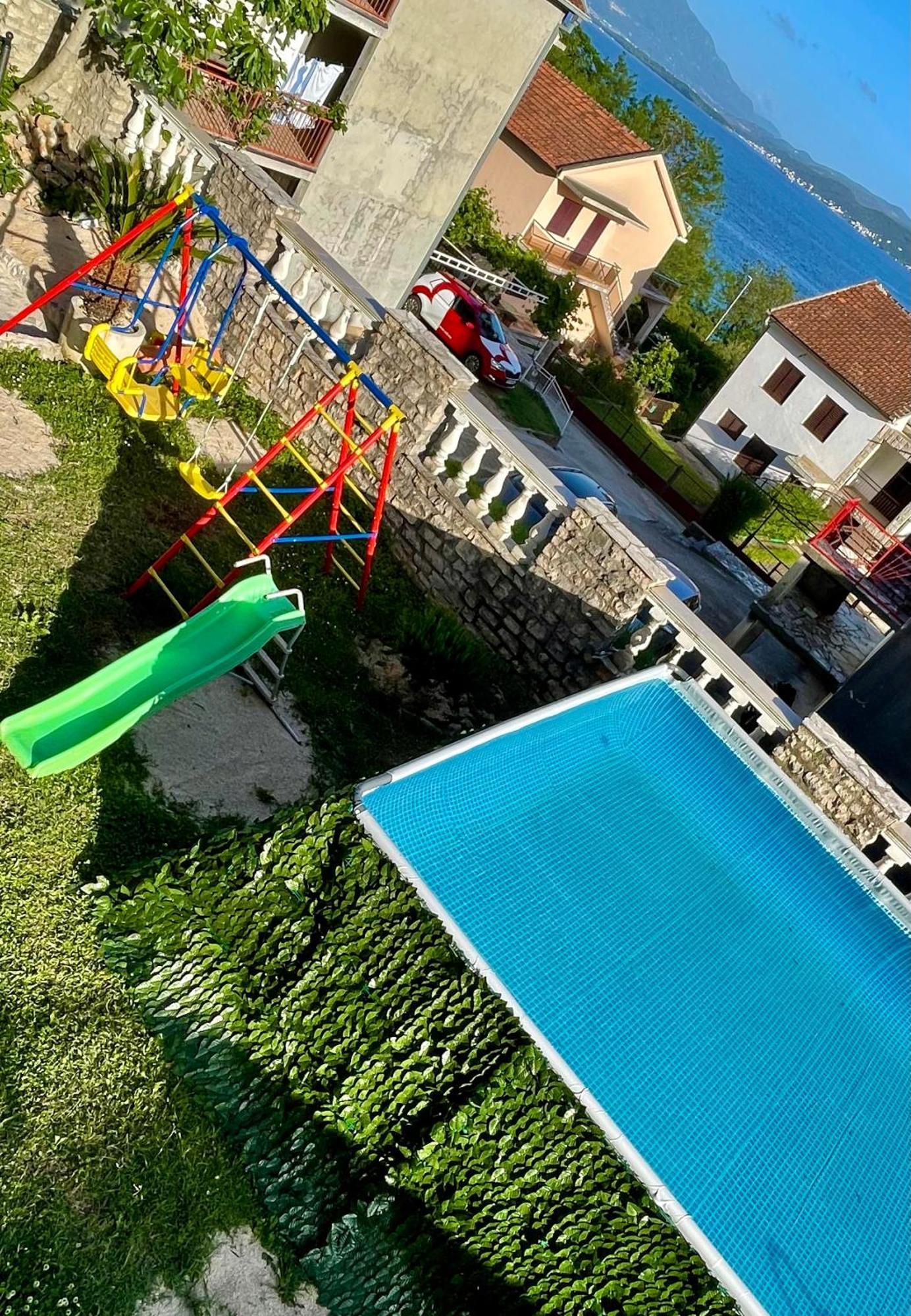 Family House With Pool & Sea View Aparthotel Bijela Eksteriør bilde