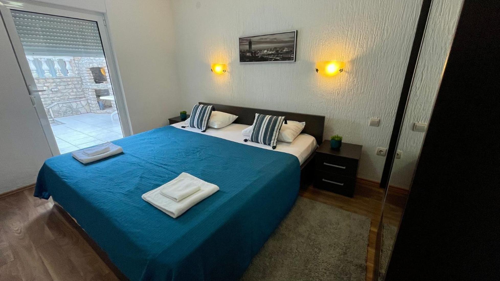 Family House With Pool & Sea View Aparthotel Bijela Eksteriør bilde