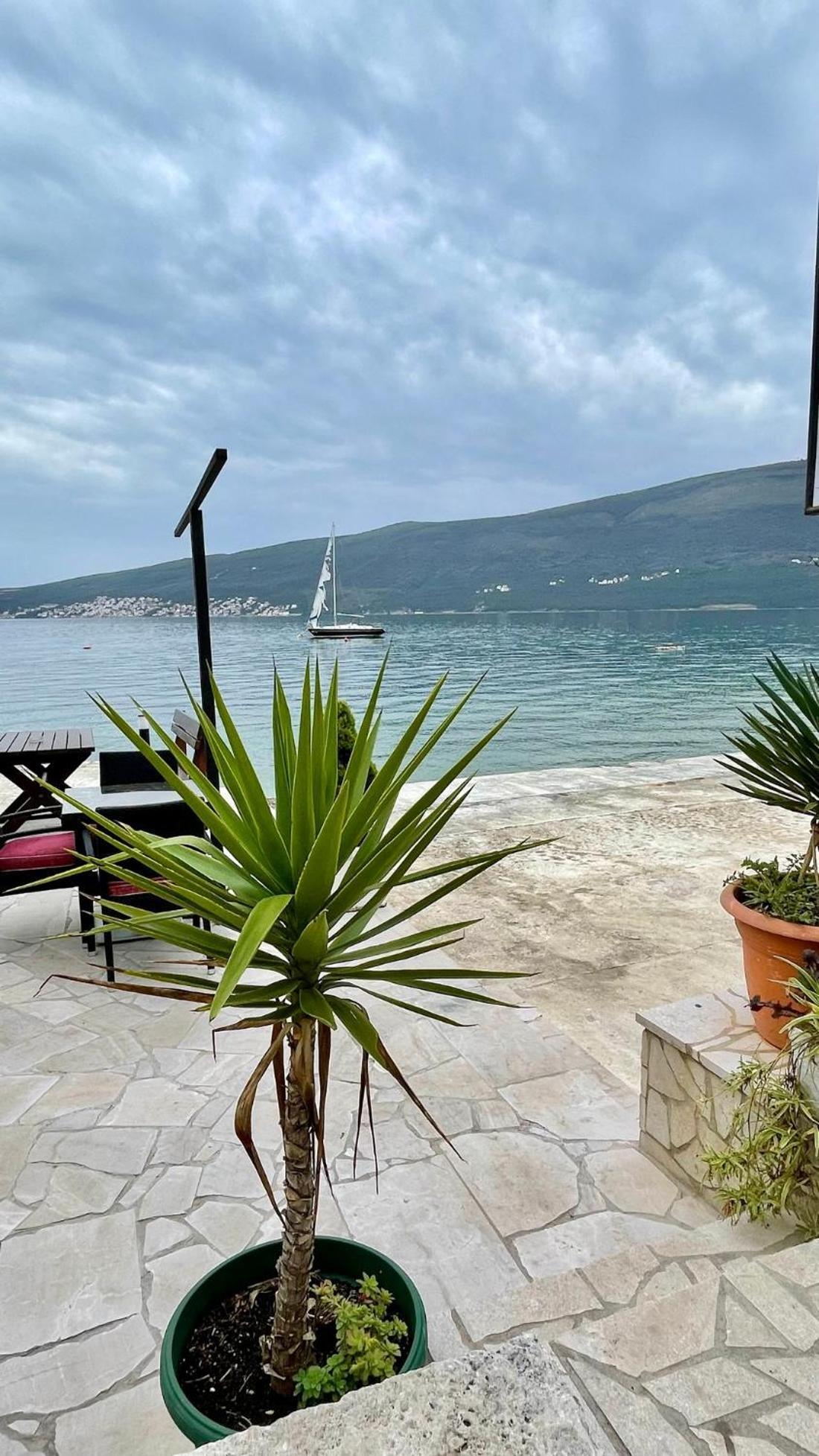 Family House With Pool & Sea View Aparthotel Bijela Eksteriør bilde
